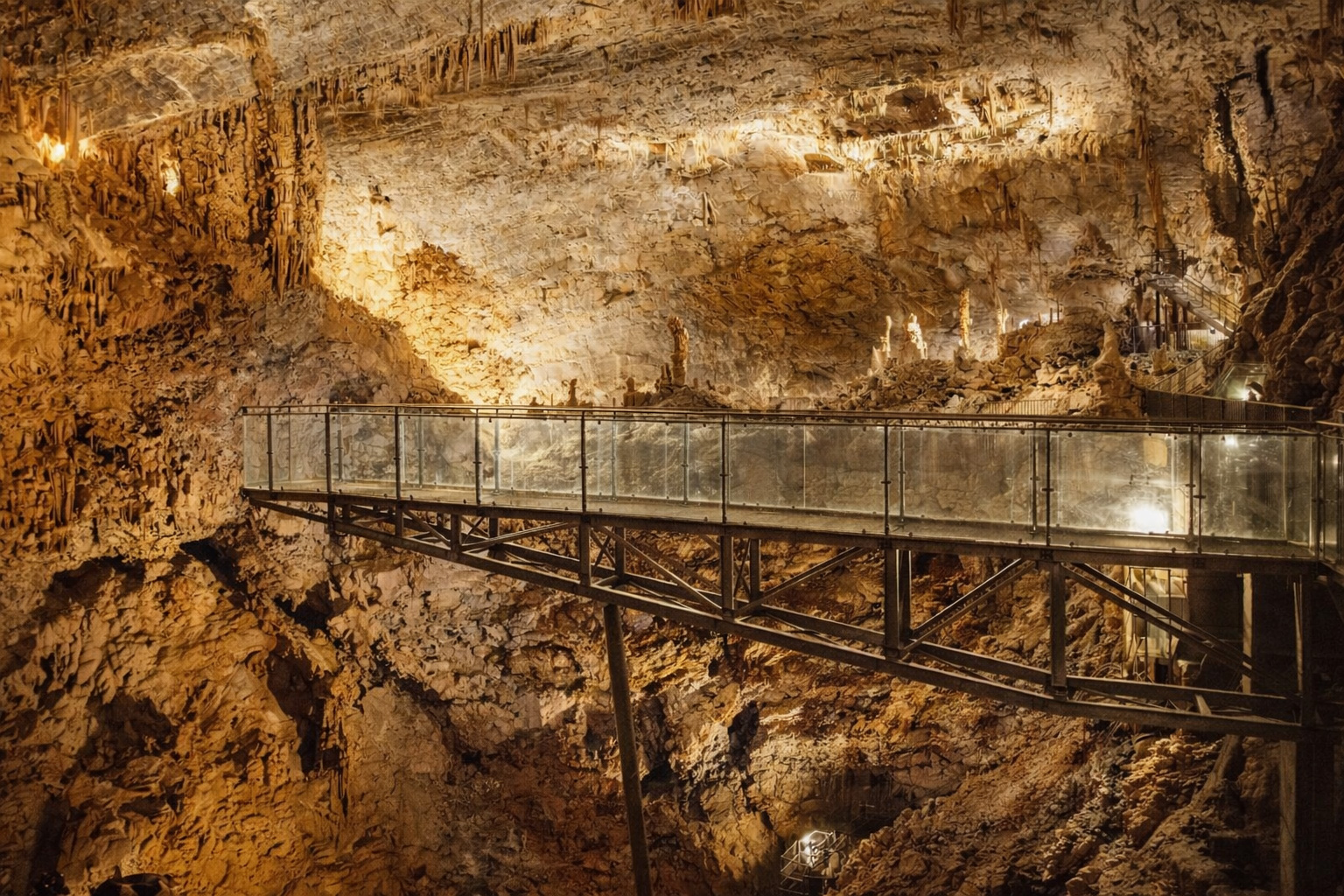 Panorama auf Gouffre de Cabrespine mit der Aussichtsplattform
