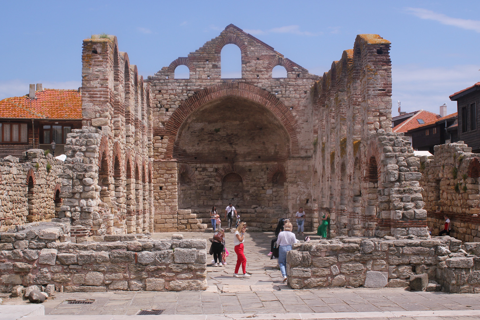 Eine Ruine von einer byzantinische Kirche in Nessebar
