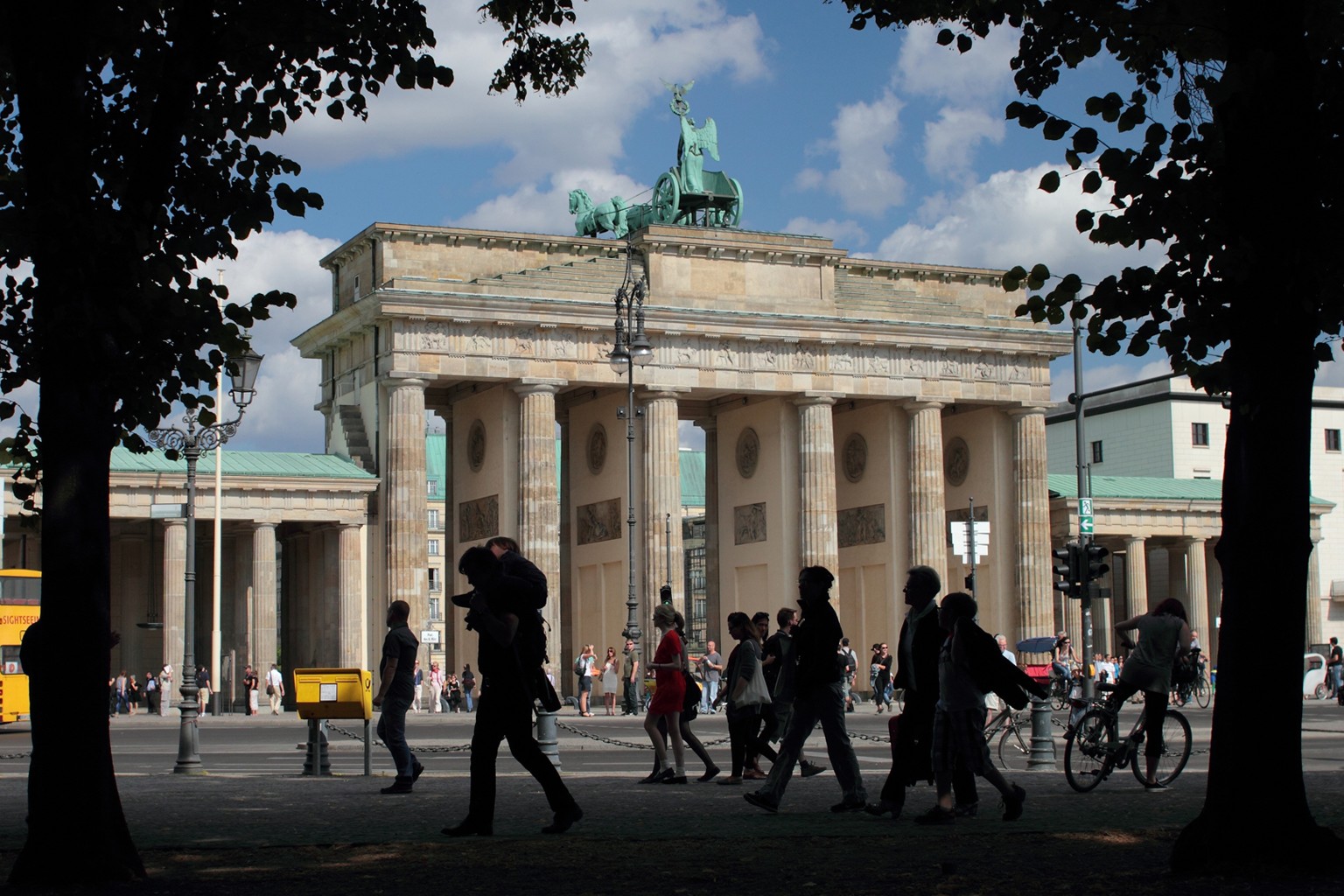 Das Brandenburger Tor in Berlin von der Westseite.