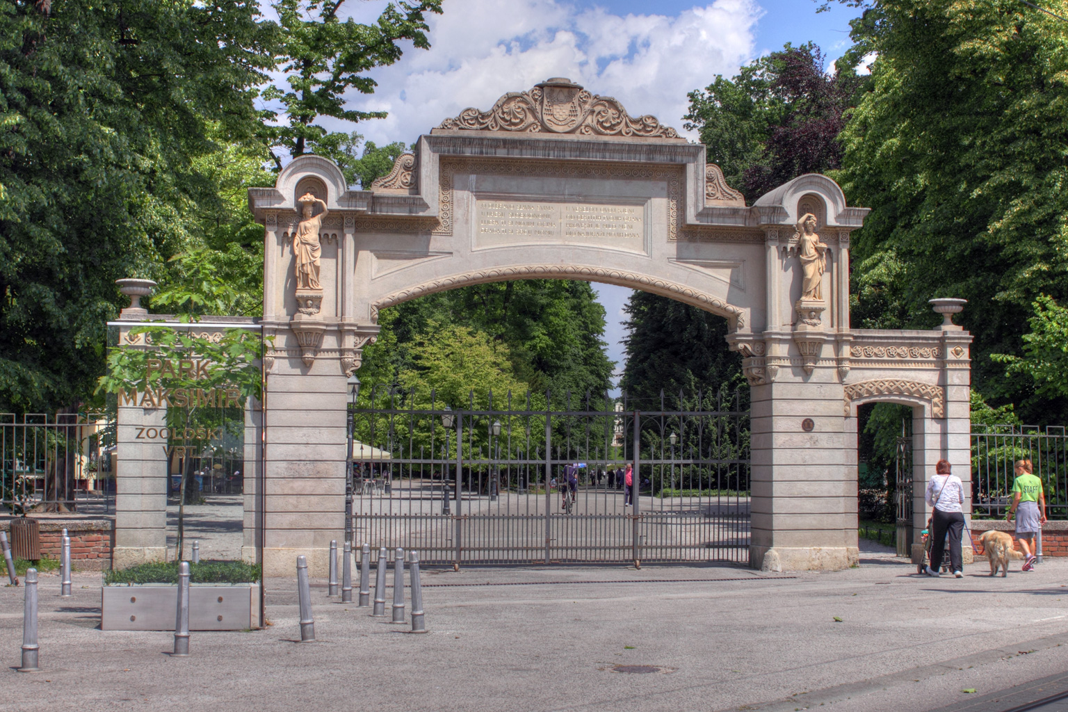 Der Eingang vom Maksimir-Park in Zagreb